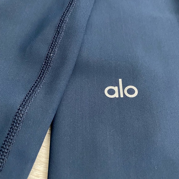 Alo Warrior Leggings - Picture 5 of 8